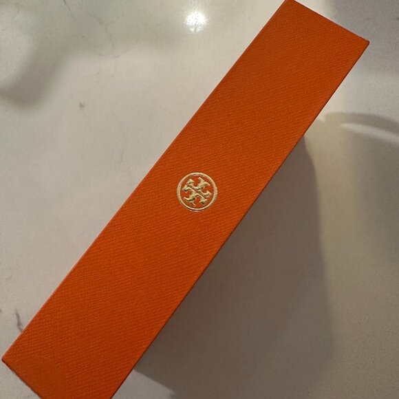 New! Tory Burch Apple Watch Band 38-40mm -Miller Collection, Leather - Picture 9 of 15